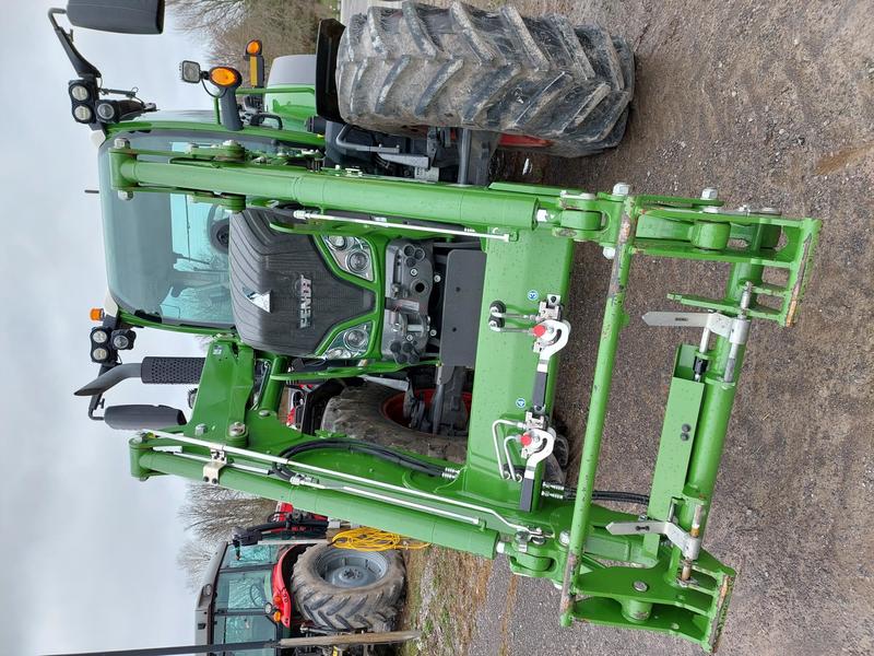 Tractors  Fendt 516 S4 Photo